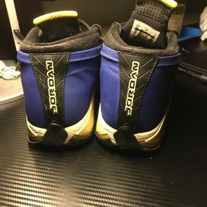 Retro Jordan low Laney 14s